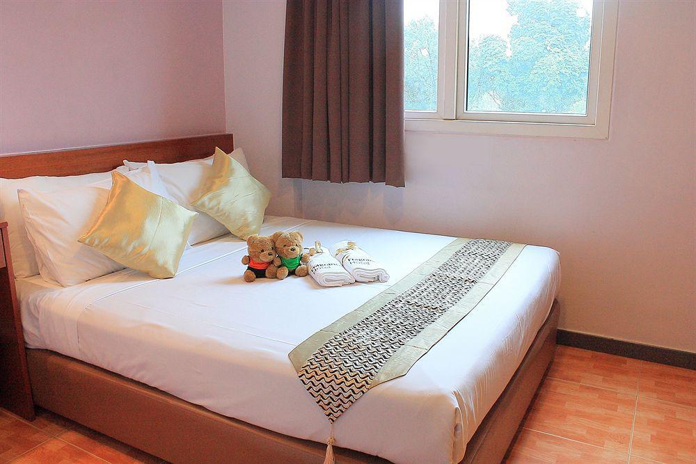 Fragrance - Rose Hotel Singapura